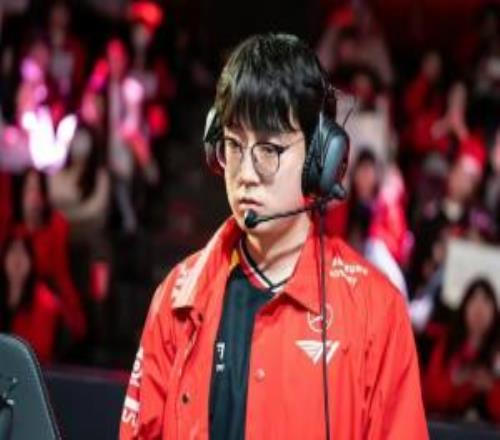 中国女足与,加拿大女足,杯战成平手,万博manbetx体育平台,万博体育官网,万博体育app下载,ManBetX,SPORTS