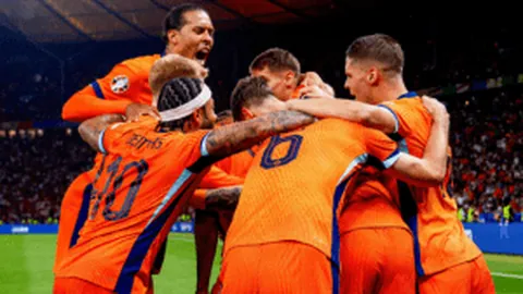 四川宜宾筠连山体滑坡：二次垮塌隐患未除，救援行动仍在紧张进行 | 万博manbetx体育平台