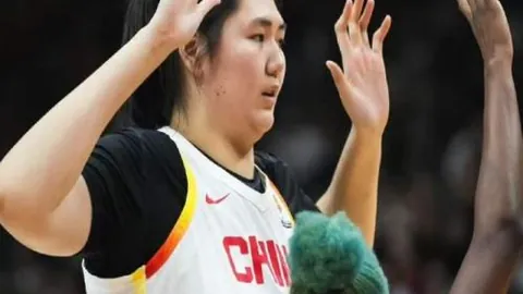 总局领导与日本奥委会副主席横井裕举行会见